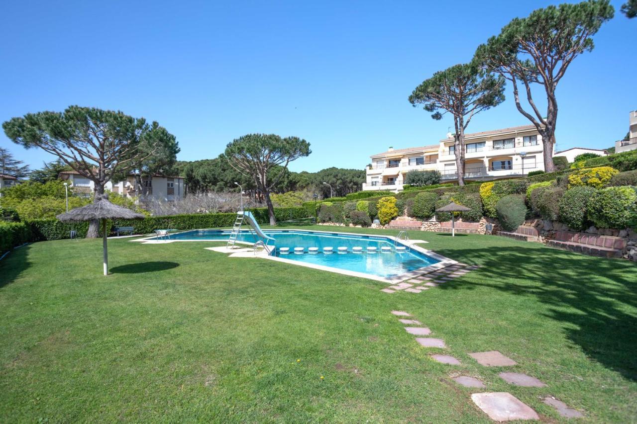 Bonita Casa Adosada Con Jardin Privado Y Piscina Comunitaria Calella De Palafrugell Exterior foto
