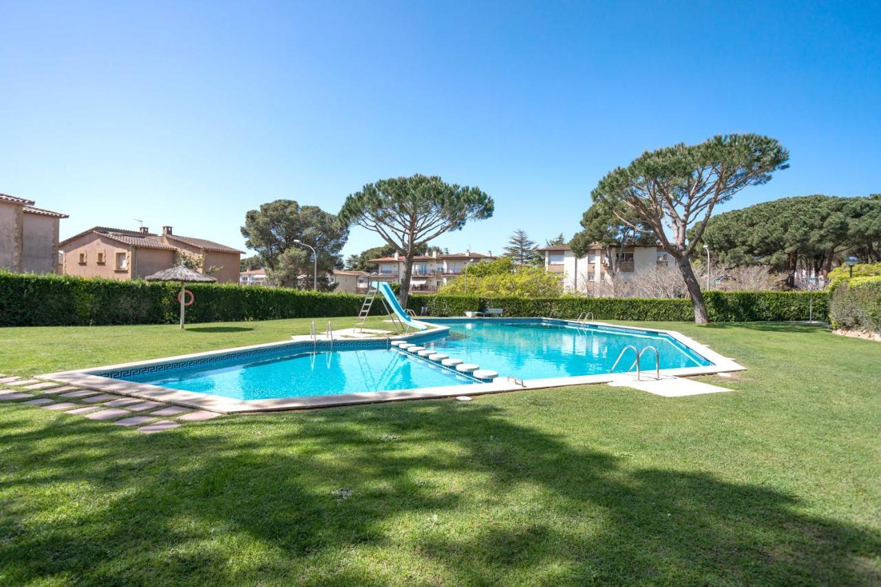 Bonita Casa Adosada Con Jardin Privado Y Piscina Comunitaria Calella De Palafrugell Exterior foto