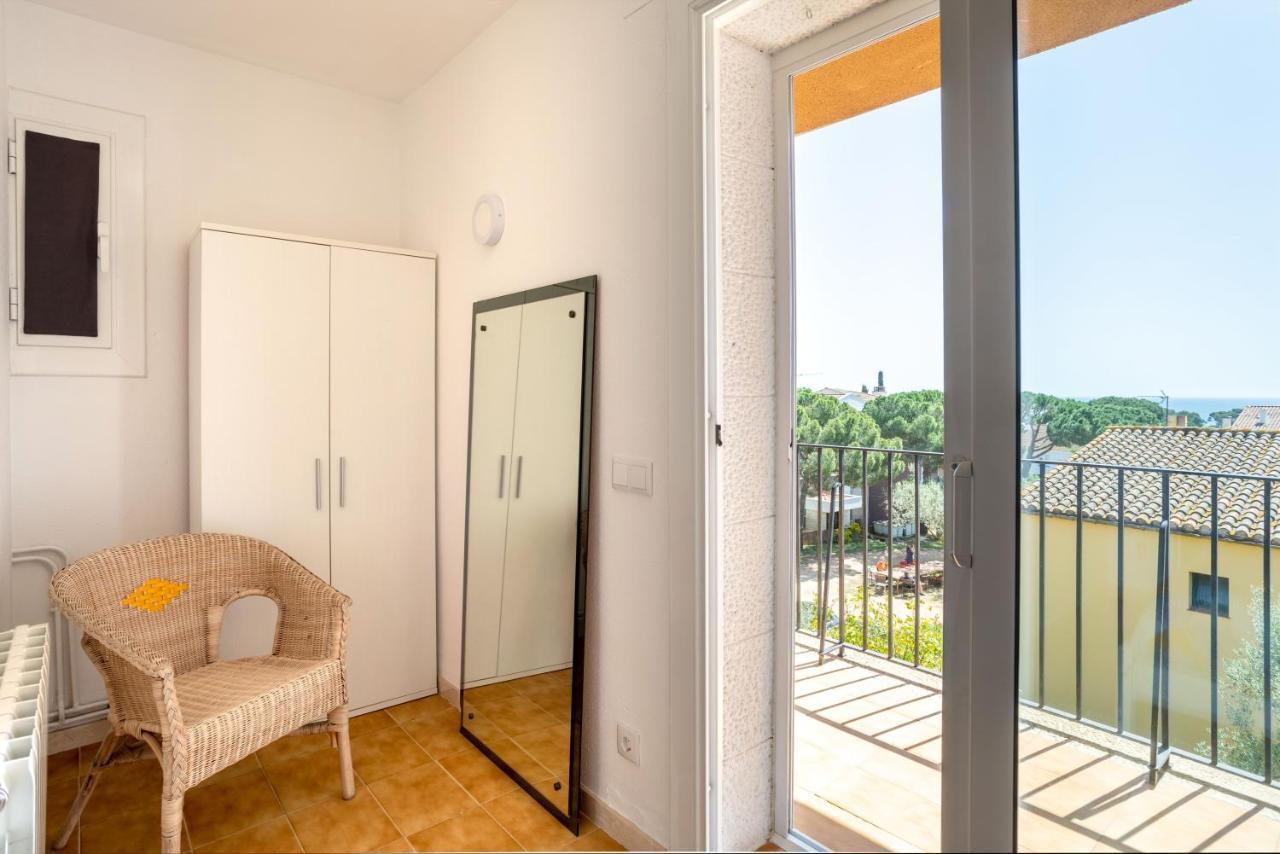Bonita Casa Adosada Con Jardin Privado Y Piscina Comunitaria Calella De Palafrugell Exterior foto